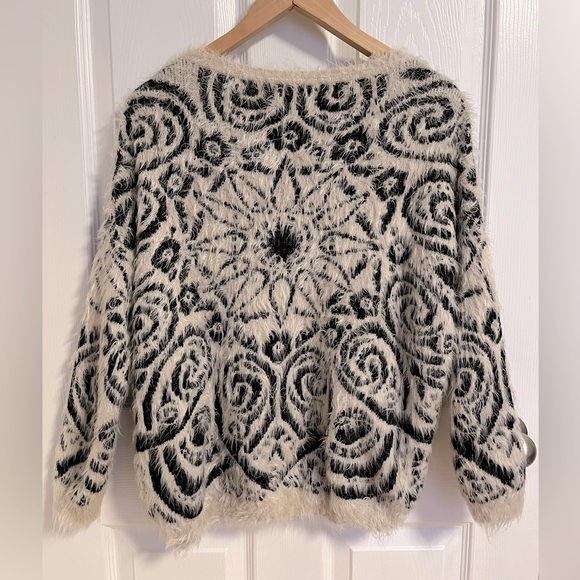 Cream & Black Katsumi Sweater - Picture 5 of 5